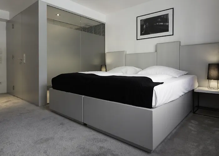Отель Pearl Design - Frankfurt